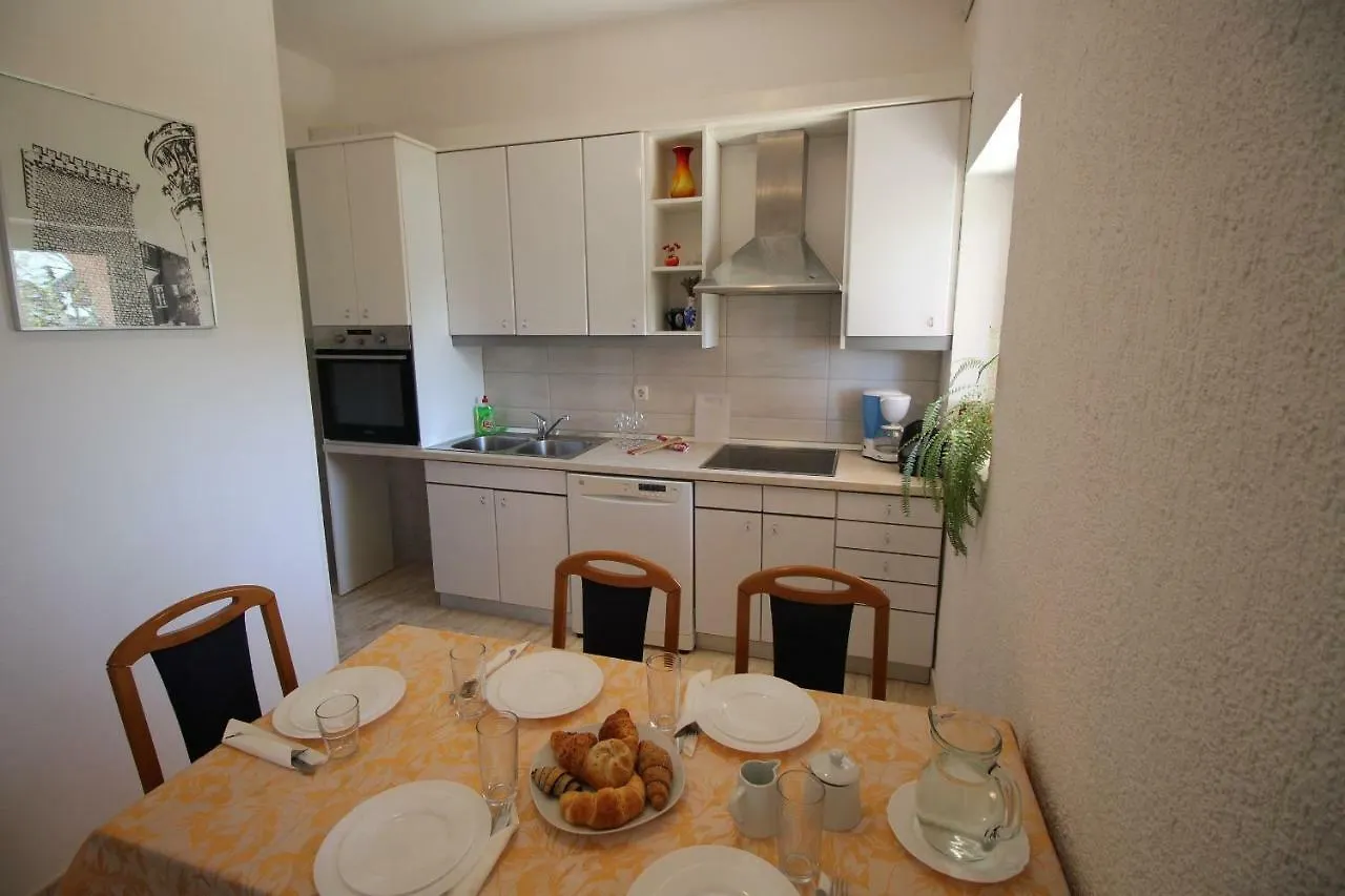 Apartments Ivona 3 Novi Vinodolski